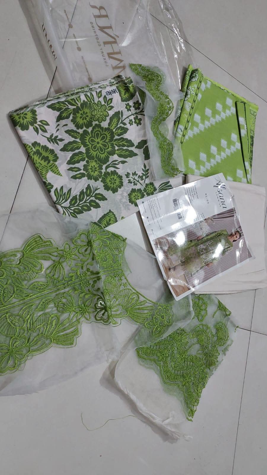 Mahnur Lawn emb (1226-3)